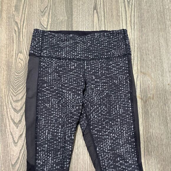 Lululemon Var-City Crop Leggings Mid-Rise Samba Snake Battleship Black Size 6 - Picture 2 of 7
